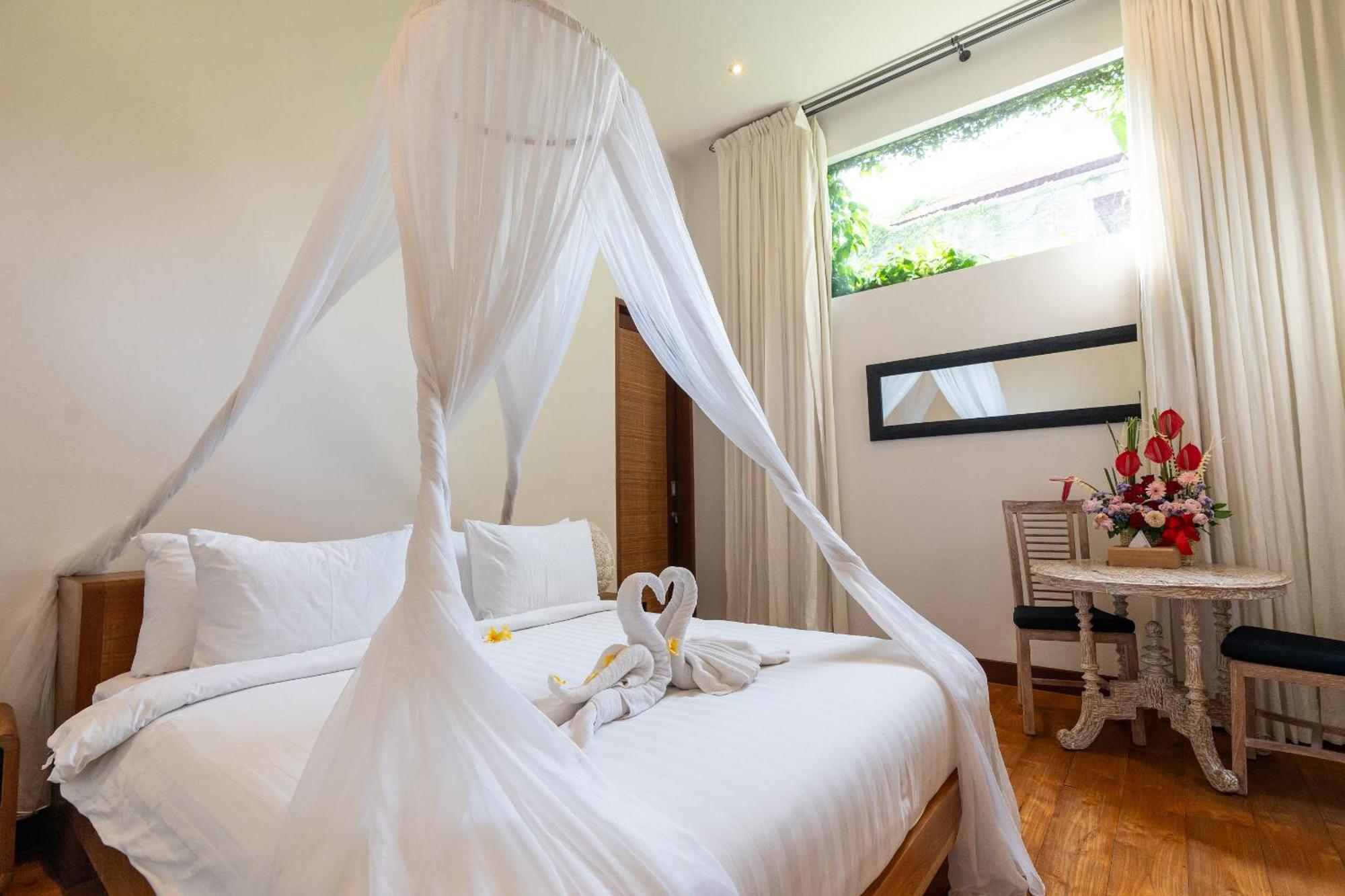 The Gardens Seminyak Hotel ภายนอก รูปภาพ
