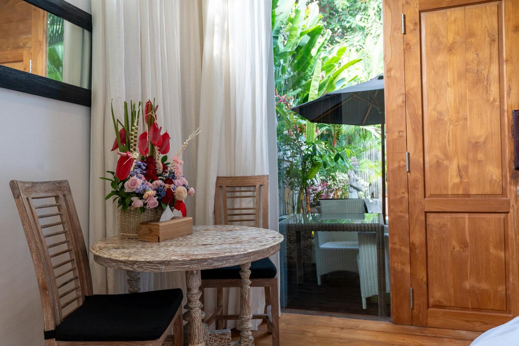 The Gardens Seminyak Hotel ภายนอก รูปภาพ