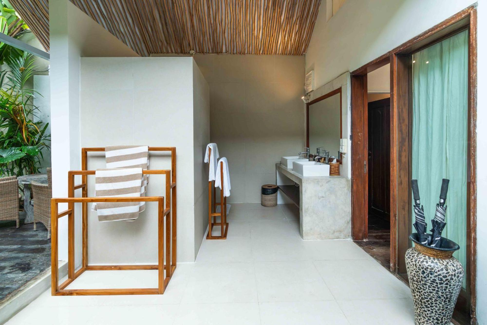 The Gardens Seminyak Hotel ภายนอก รูปภาพ